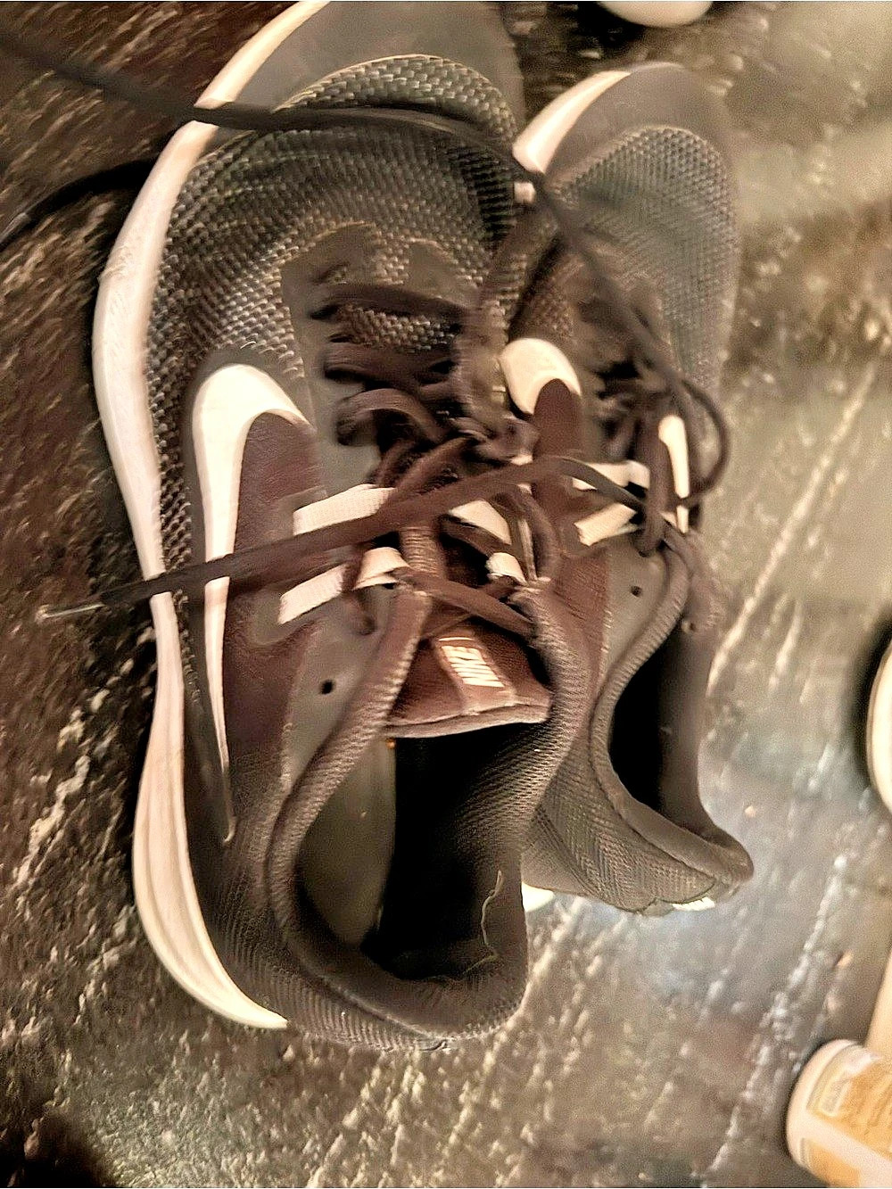Nike Downshifter 9 (GS) ) Black & White US 7Y Athletic Shoes